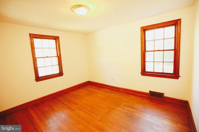 2805 CAMERON RD, Falls Church, VA 22042