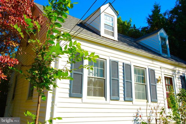 2805 CAMERON RD, Falls Church, VA 22042