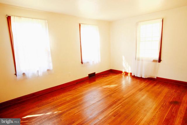 2805 CAMERON RD, Falls Church, VA 22042