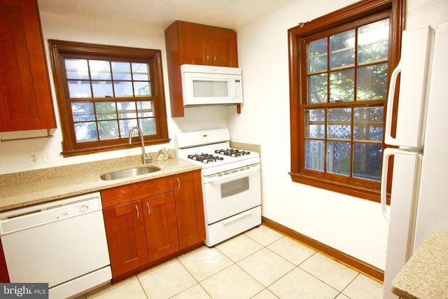 2805 CAMERON RD, Falls Church, VA 22042