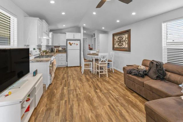 3221 Bancroft 25, Spring Valley, CA 91977