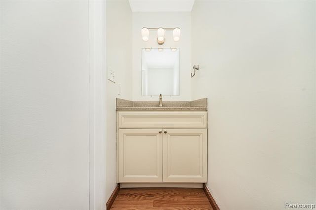 767 Skynob Drive, Ann Arbor, MI 48105