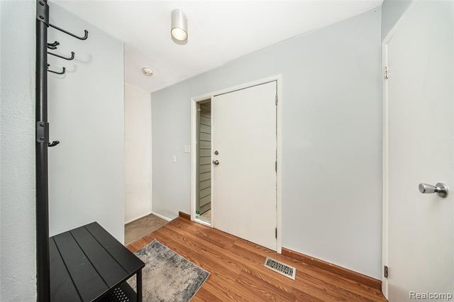 767 Skynob Drive, Ann Arbor, MI 48105