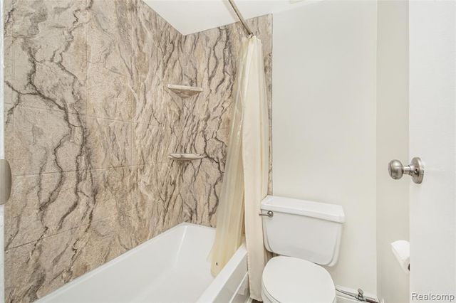 767 Skynob Drive, Ann Arbor, MI 48105