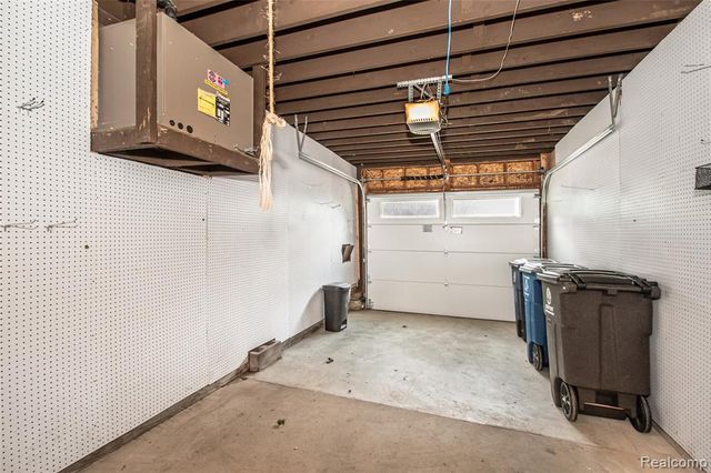 767 Skynob Drive, Ann Arbor, MI 48105