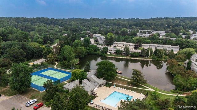 767 Skynob Drive, Ann Arbor, MI 48105