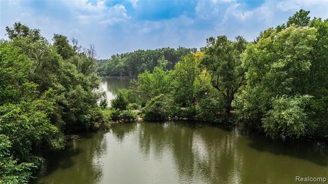 767 Skynob Drive, Ann Arbor, MI 48105