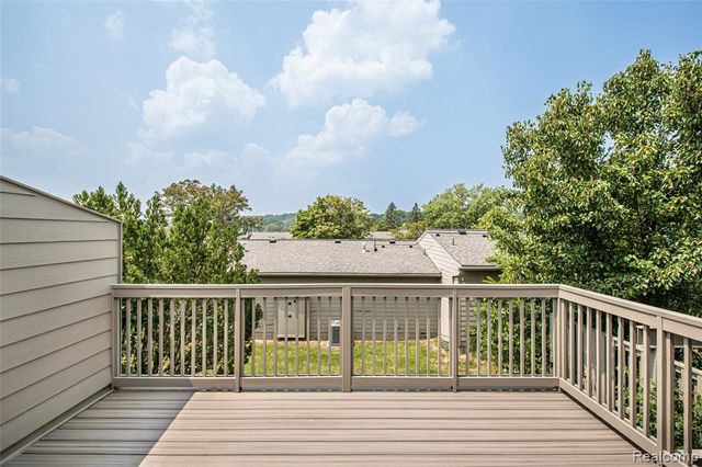 767 Skynob Drive, Ann Arbor, MI 48105