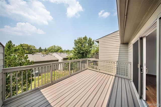 767 Skynob Drive, Ann Arbor, MI 48105