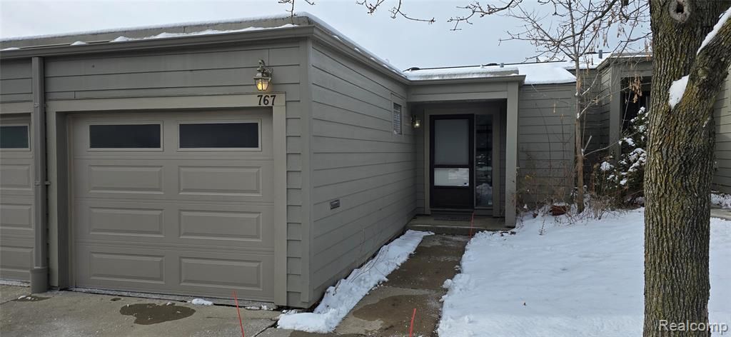 767 Skynob Drive, Ann Arbor, MI 48105