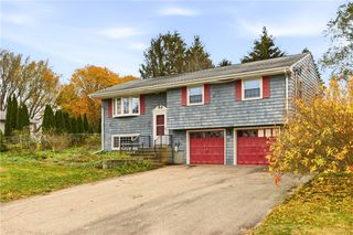 44 Buckwheat Avenue, Portsmouth, RI 02871