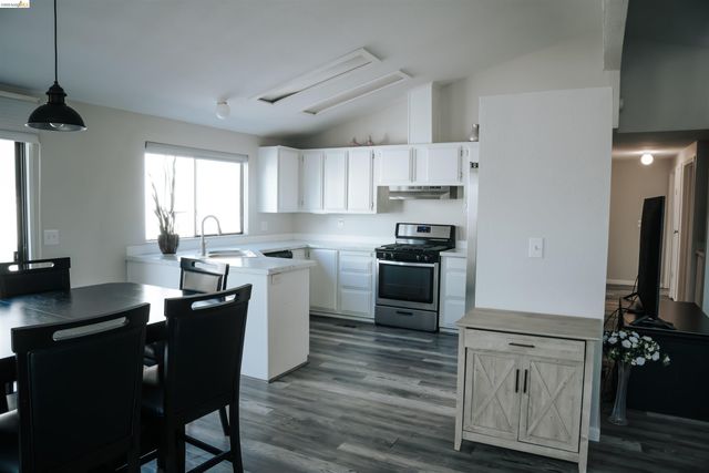 1909 Strasbourg Ln, Antioch, CA 94509