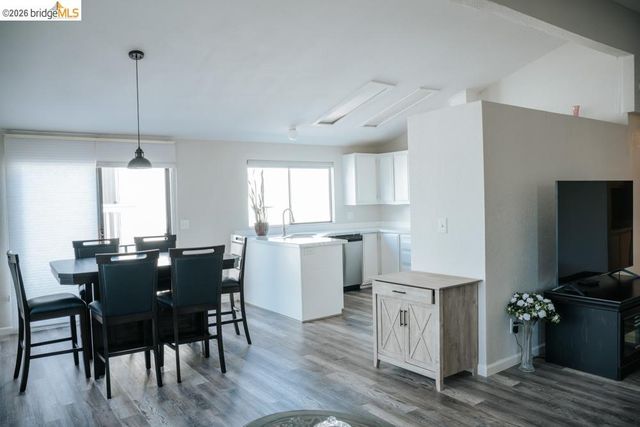 1909 Strasbourg Ln, Antioch, CA 94509