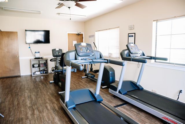 1909 Strasbourg Ln, Antioch, CA 94509