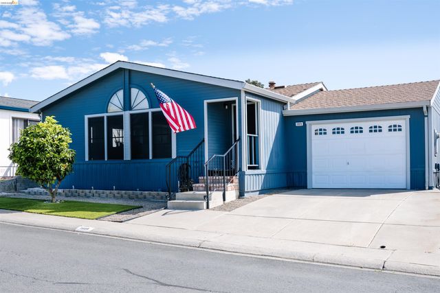 1909 Strasbourg Ln, Antioch, CA 94509