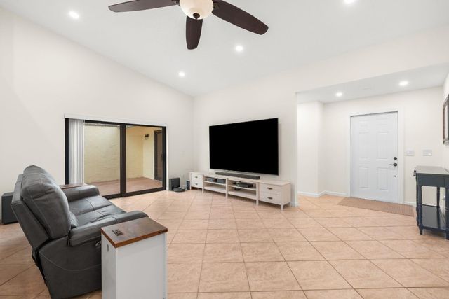 9106 SW 22nd Street D, Boca Raton, FL 33428