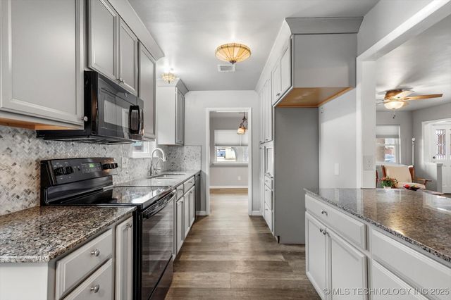 2039 S 69th East Place, Tulsa, OK 74112