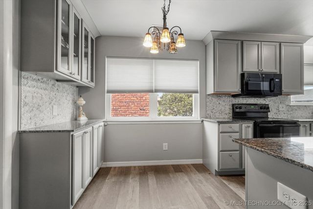 2039 S 69th East Place, Tulsa, OK 74112