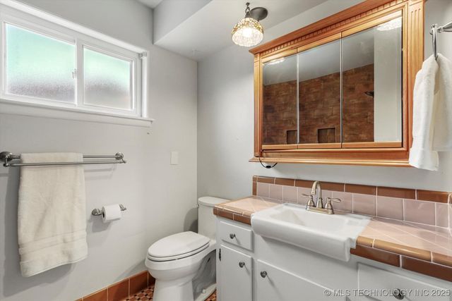 2039 S 69th East Place, Tulsa, OK 74112