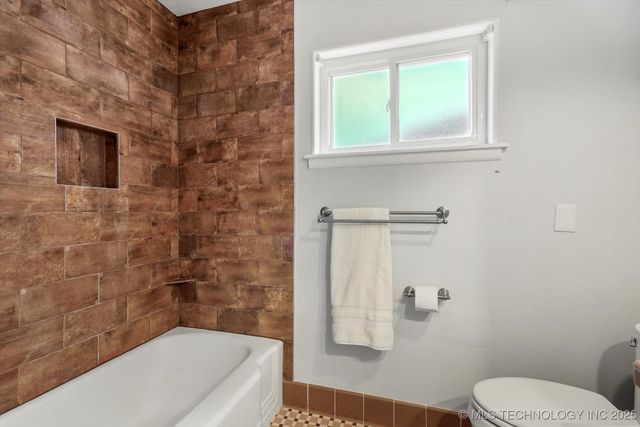 2039 S 69th East Place, Tulsa, OK 74112