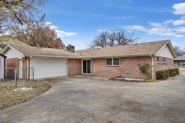 2039 S 69th East Place, Tulsa, OK 74112