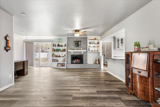 2039 S 69th East Place, Tulsa, OK 74112