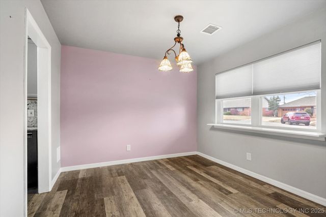 2039 S 69th East Place, Tulsa, OK 74112