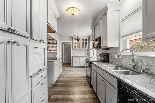 2039 S 69th East Place, Tulsa, OK 74112