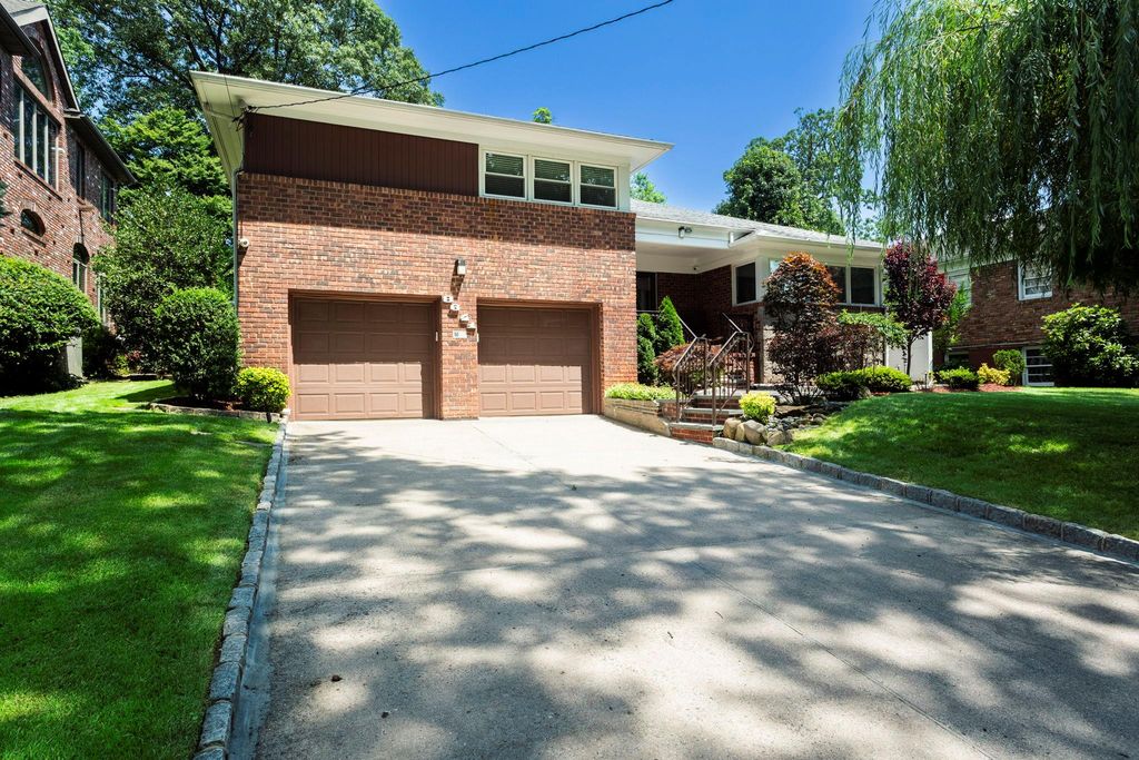 86-41 Marengo Street, Holliswood, NY 11423