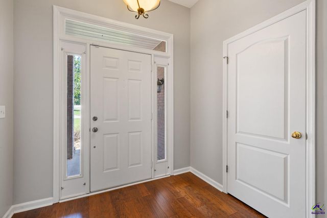215 Red Bird Circle, Bonaire, GA 31005
