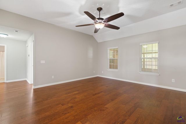 215 Red Bird Circle, Bonaire, GA 31005