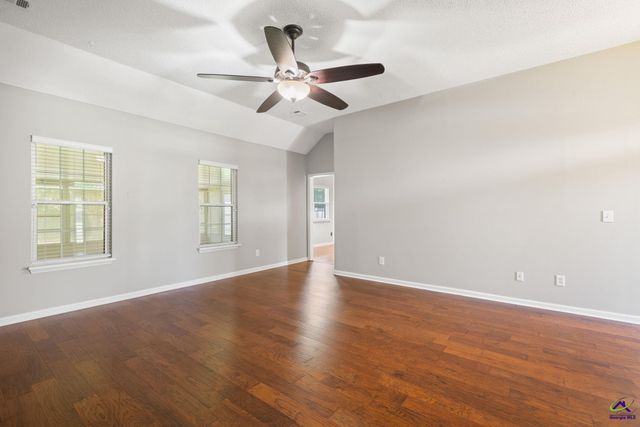 215 Red Bird Circle, Bonaire, GA 31005