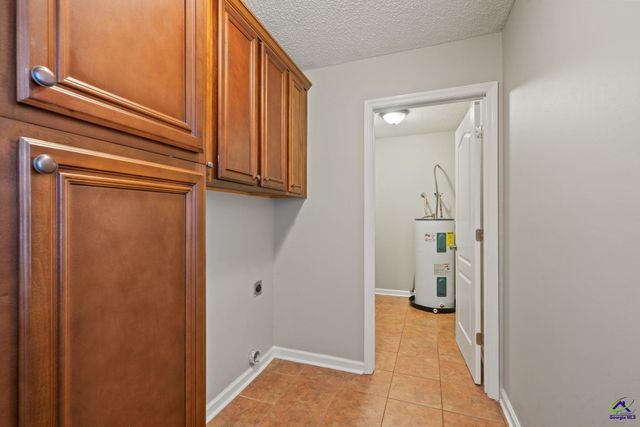 215 Red Bird Circle, Bonaire, GA 31005
