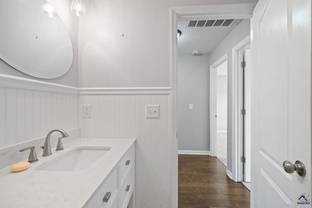 215 Red Bird Circle, Bonaire, GA 31005