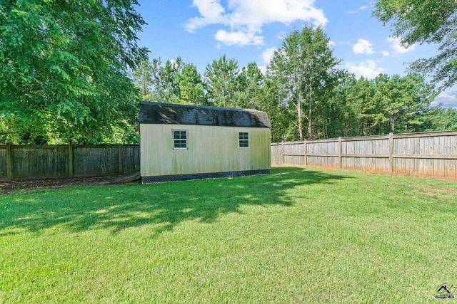 215 Red Bird Circle, Bonaire, GA 31005