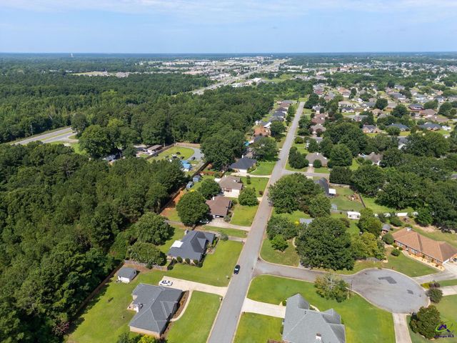 215 Red Bird Circle, Bonaire, GA 31005