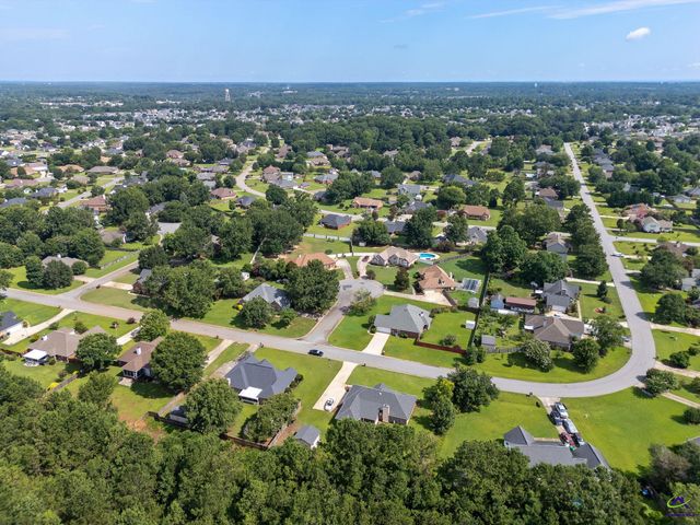 215 Red Bird Circle, Bonaire, GA 31005