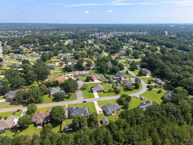 215 Red Bird Circle, Bonaire, GA 31005