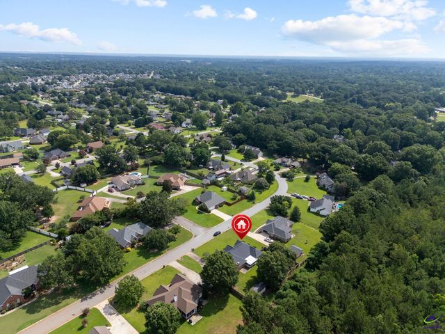 215 Red Bird Circle, Bonaire, GA 31005