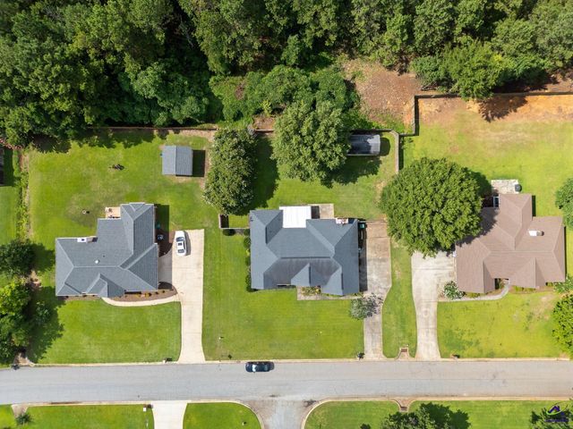 215 Red Bird Circle, Bonaire, GA 31005