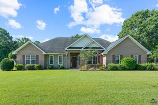 215 Red Bird Circle, Bonaire, GA 31005