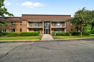 1102 Westover Lane 1B, Schaumburg, IL 60193