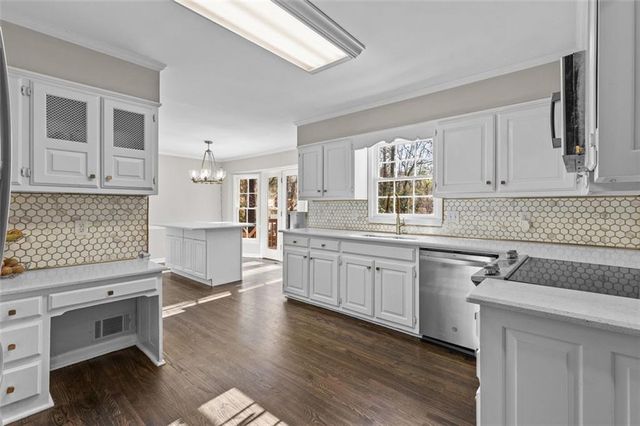 6304 BROOMSEDGE Trail, Peachtree Corners, GA 30092