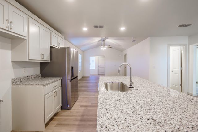 2210 N Ave, Lubbock, TX 79403