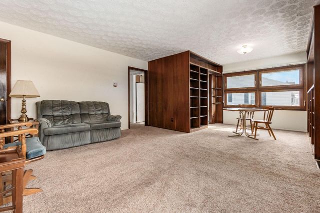 1284 Thurston Drive, Columbus, OH 43227