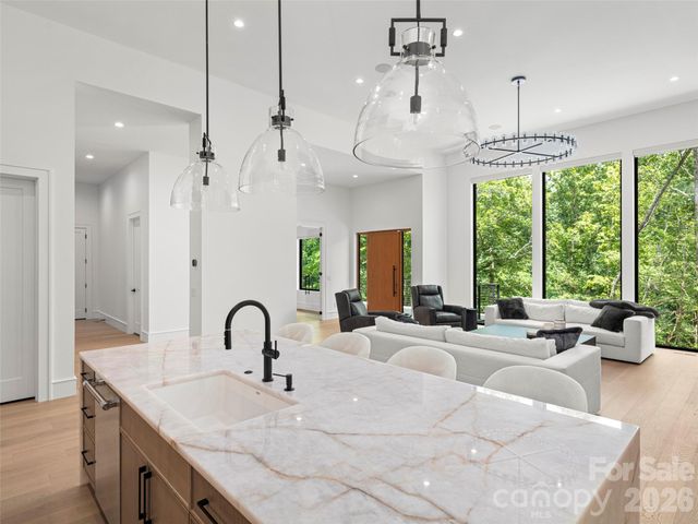 645 Walnut Valley Parkway, Arden, NC 28704