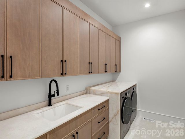 645 Walnut Valley Parkway, Arden, NC 28704