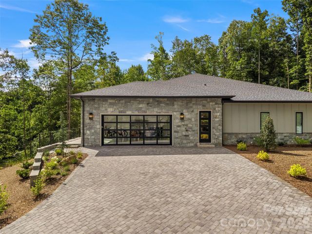 645 Walnut Valley Parkway, Arden, NC 28704