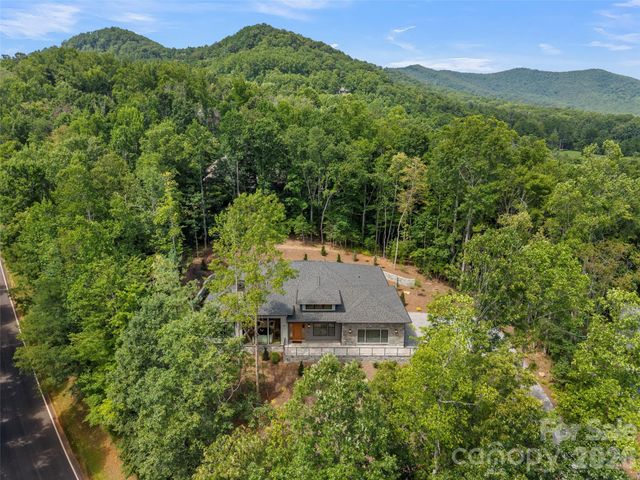 645 Walnut Valley Parkway, Arden, NC 28704