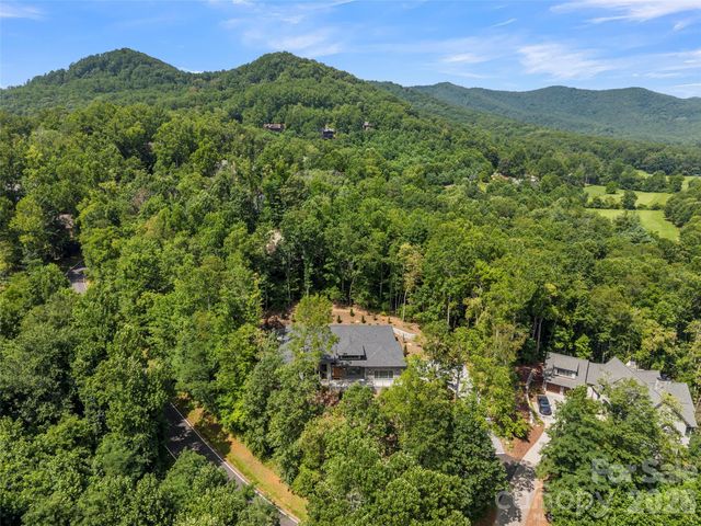 645 Walnut Valley Parkway, Arden, NC 28704